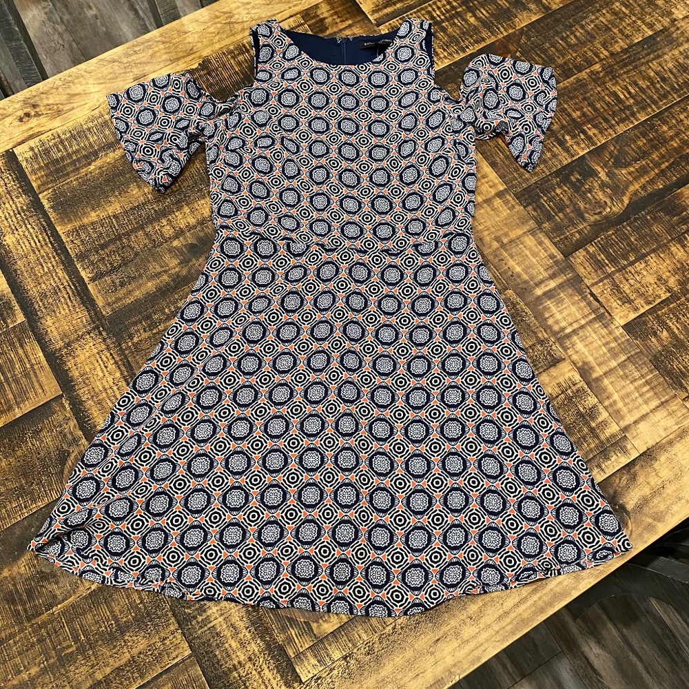 Banana Republic NWT Pink and Navy Geometric Cold Sleeve Shoulder Dress 4P